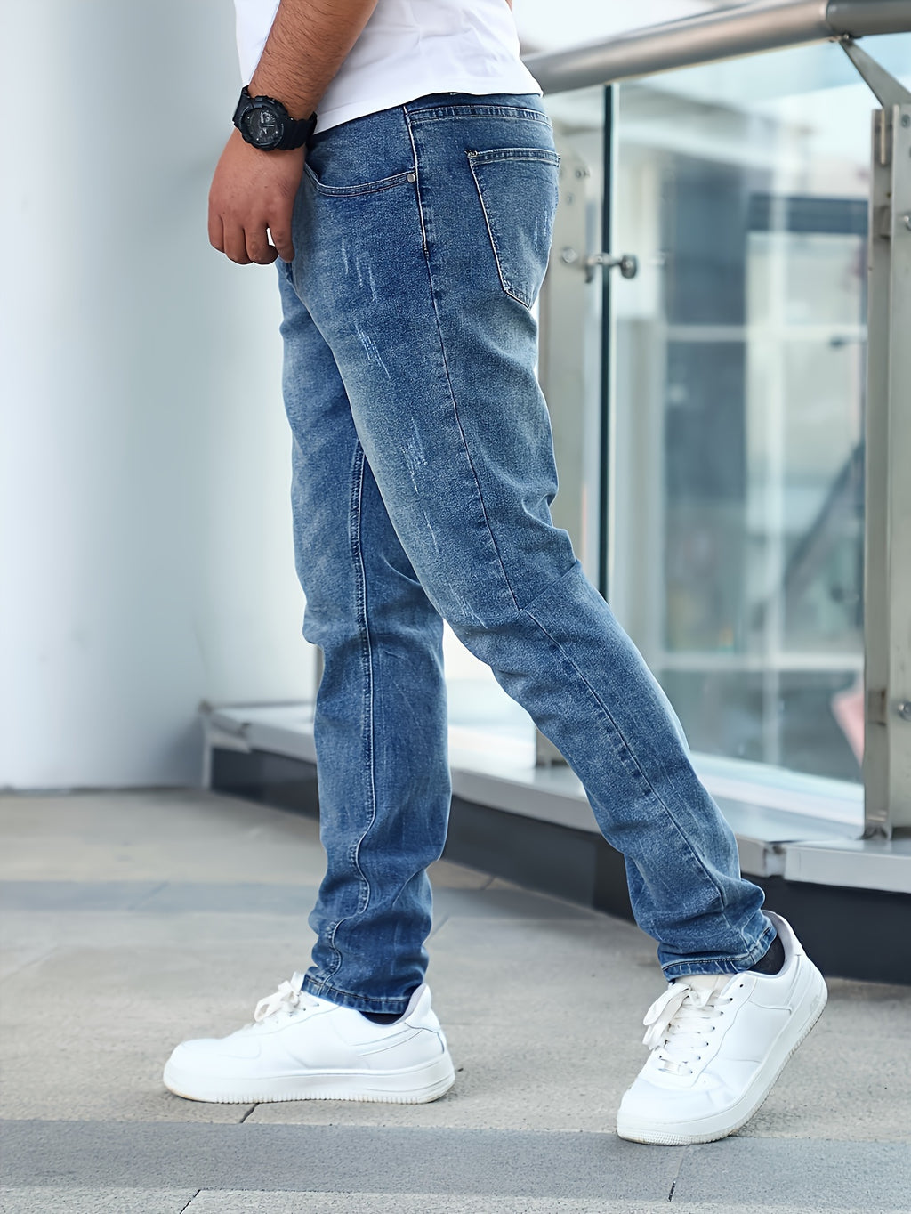 WL Boutique Men | Slim-Fit Stretch Denim Jeans