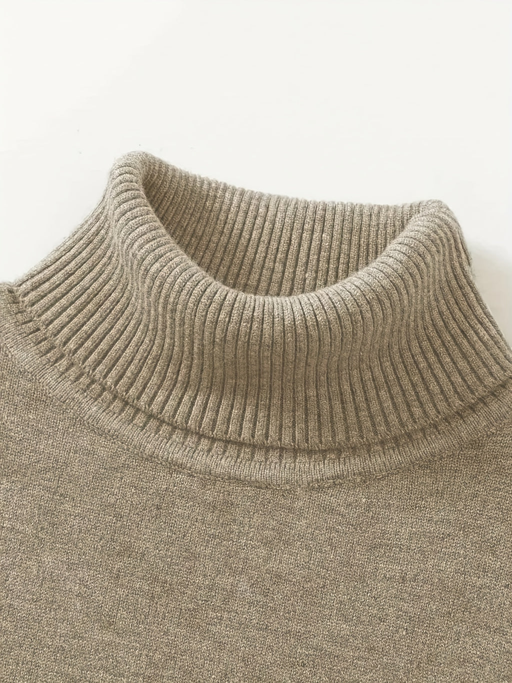 WL Boutique Men | Elegant High-Neck Turtleneck Sweater