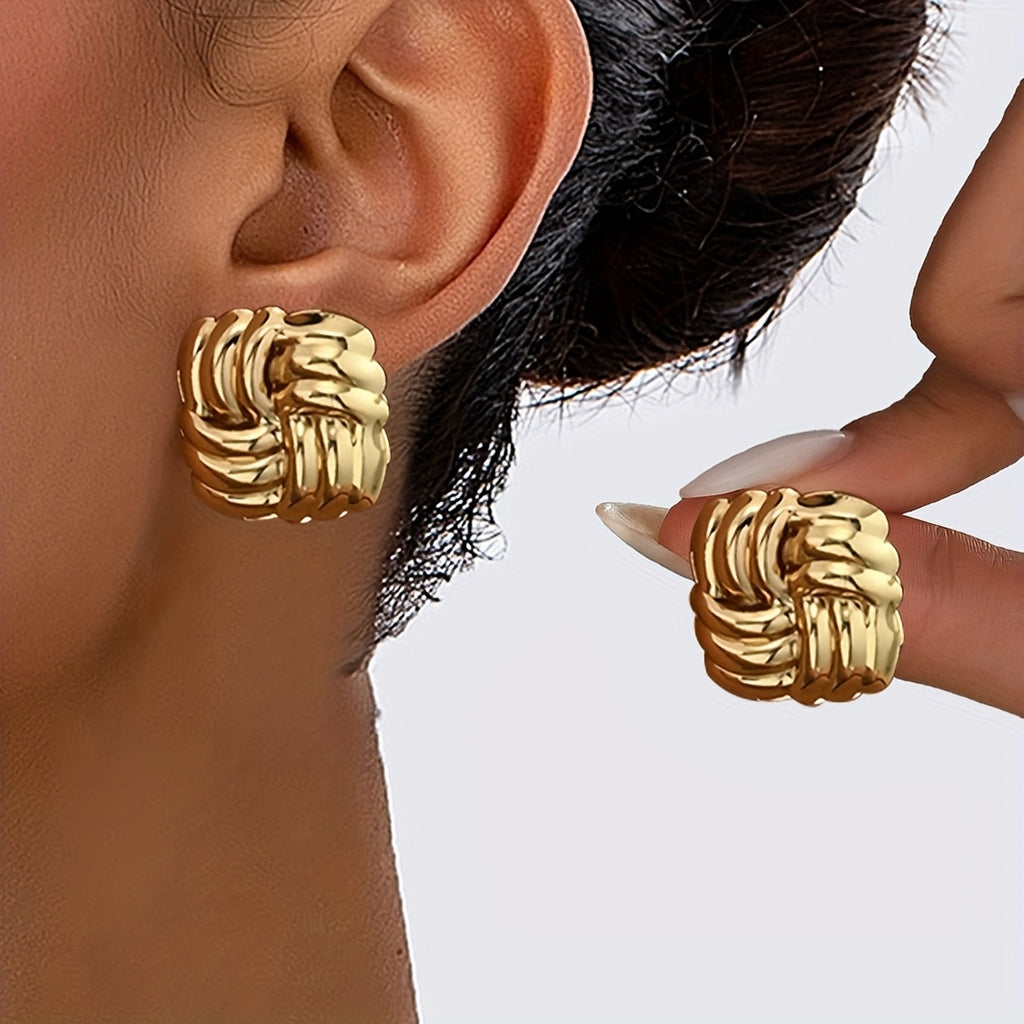 WL Boutique | Minimalist Twisted Square Metal Earrings