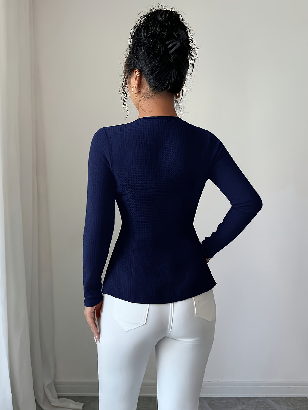 WL Boutique | Elegant Slim-Fit Black Blazer with Golden Buttons