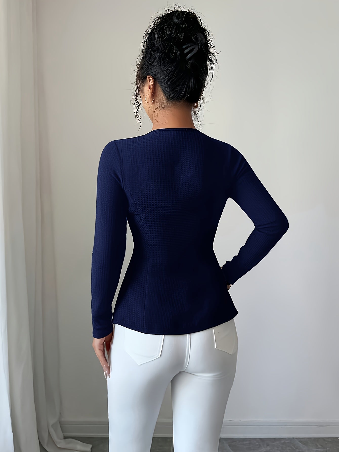 WL Boutique | Elegant Slim-Fit Black Blazer with Golden Buttons