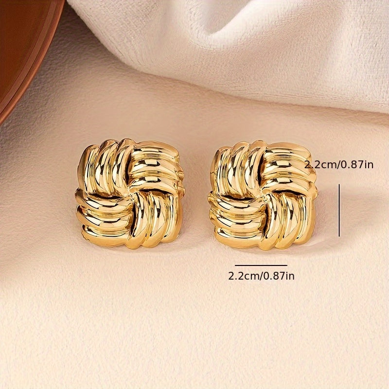 WL Boutique | Minimalist Twisted Square Metal Earrings