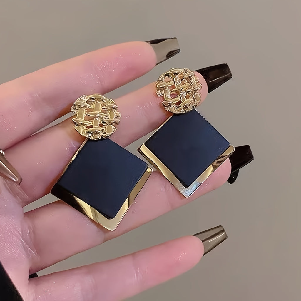 WL Boutique | Vintage-Inspired Geometric Drop Earrings