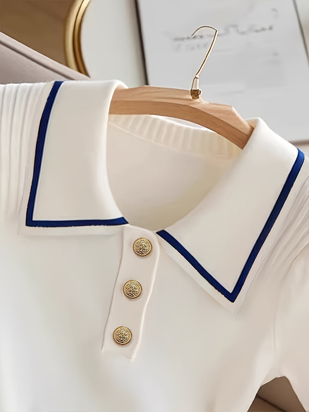 WL Boutique | Elegant Short-Sleeve Button-Up Collared Shirt