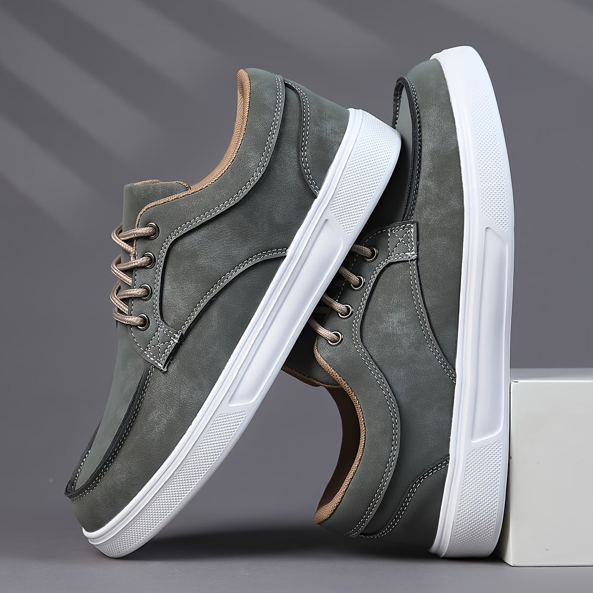 WL Boutique | Men’s Retro Low-Top Skate Sneakers