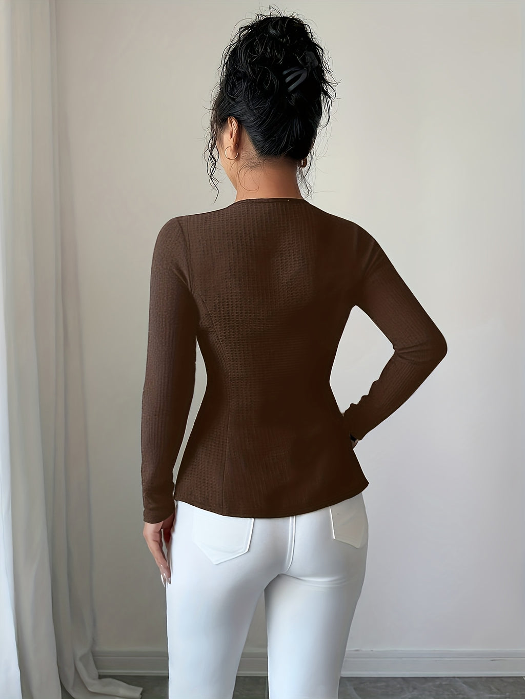 WL Boutique | Elegant Slim-Fit Black Blazer with Golden Buttons