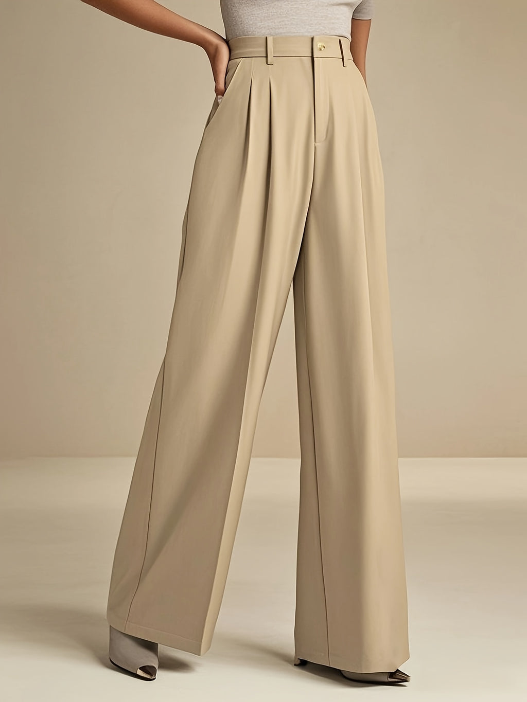 WL Boutique | Elegant Beige Wide-Leg Trousers with Zipper Detail