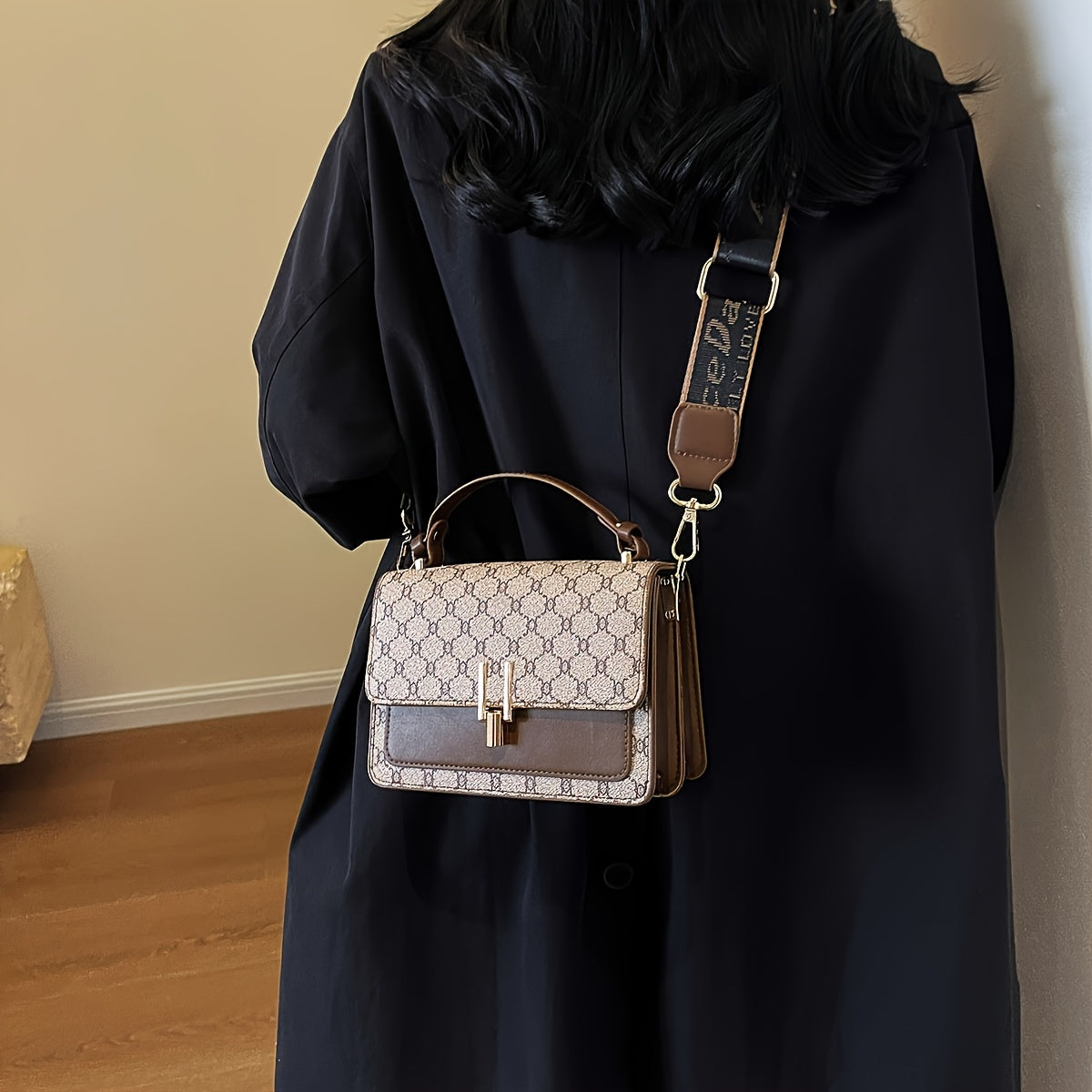 WL Boutique | Geometric Floral Shoulder &amp; Handbag