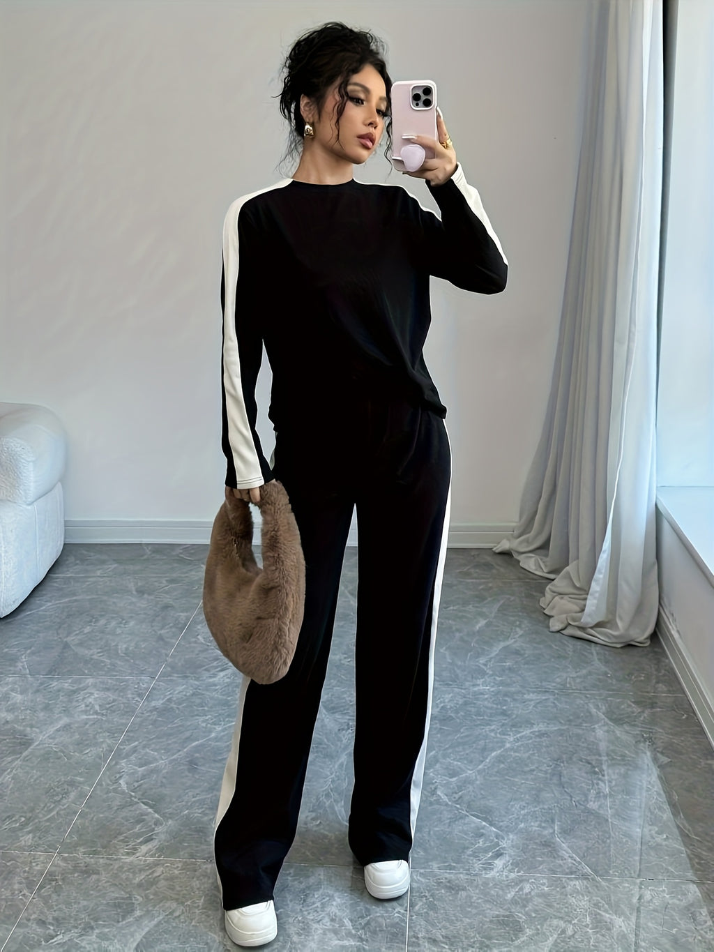 WL Boutique | Striped Contrast Round Neck T-Shirt &amp; Pants Set