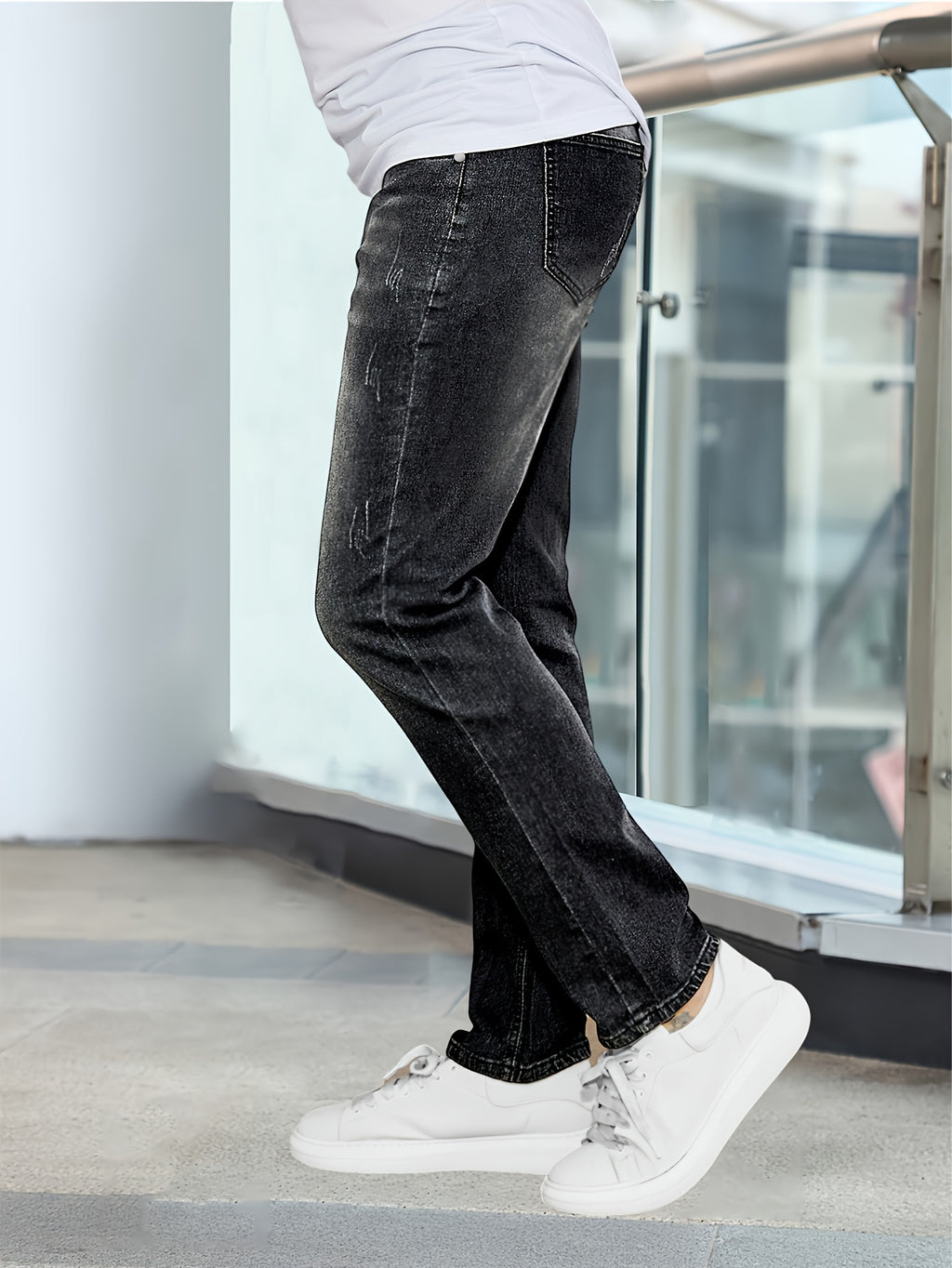 WL Boutique Men | Slim-Fit Stretch Denim Jeans