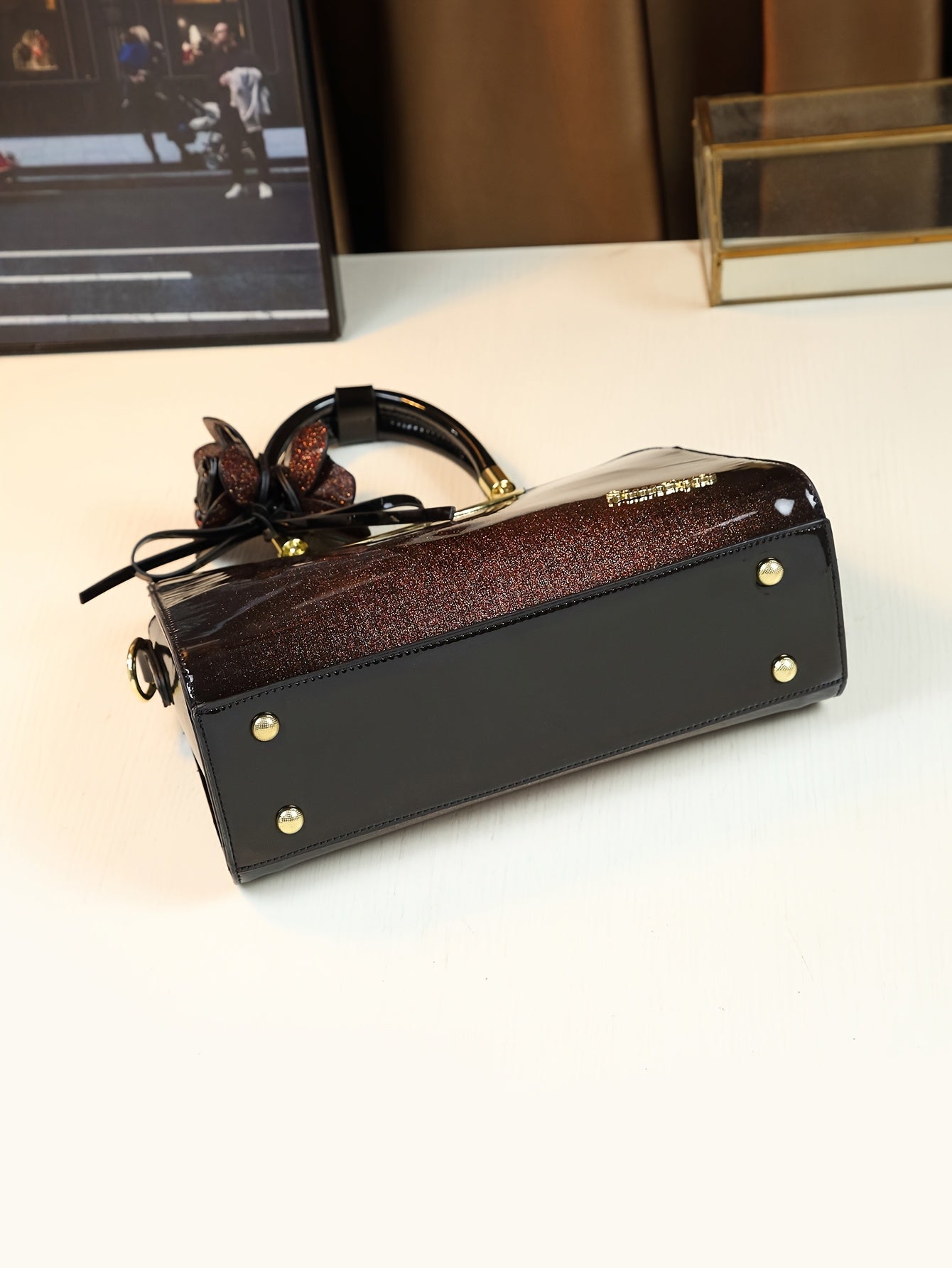 WL Boutique | Vintage Convertible Crossbody Handbag with Floral Detail