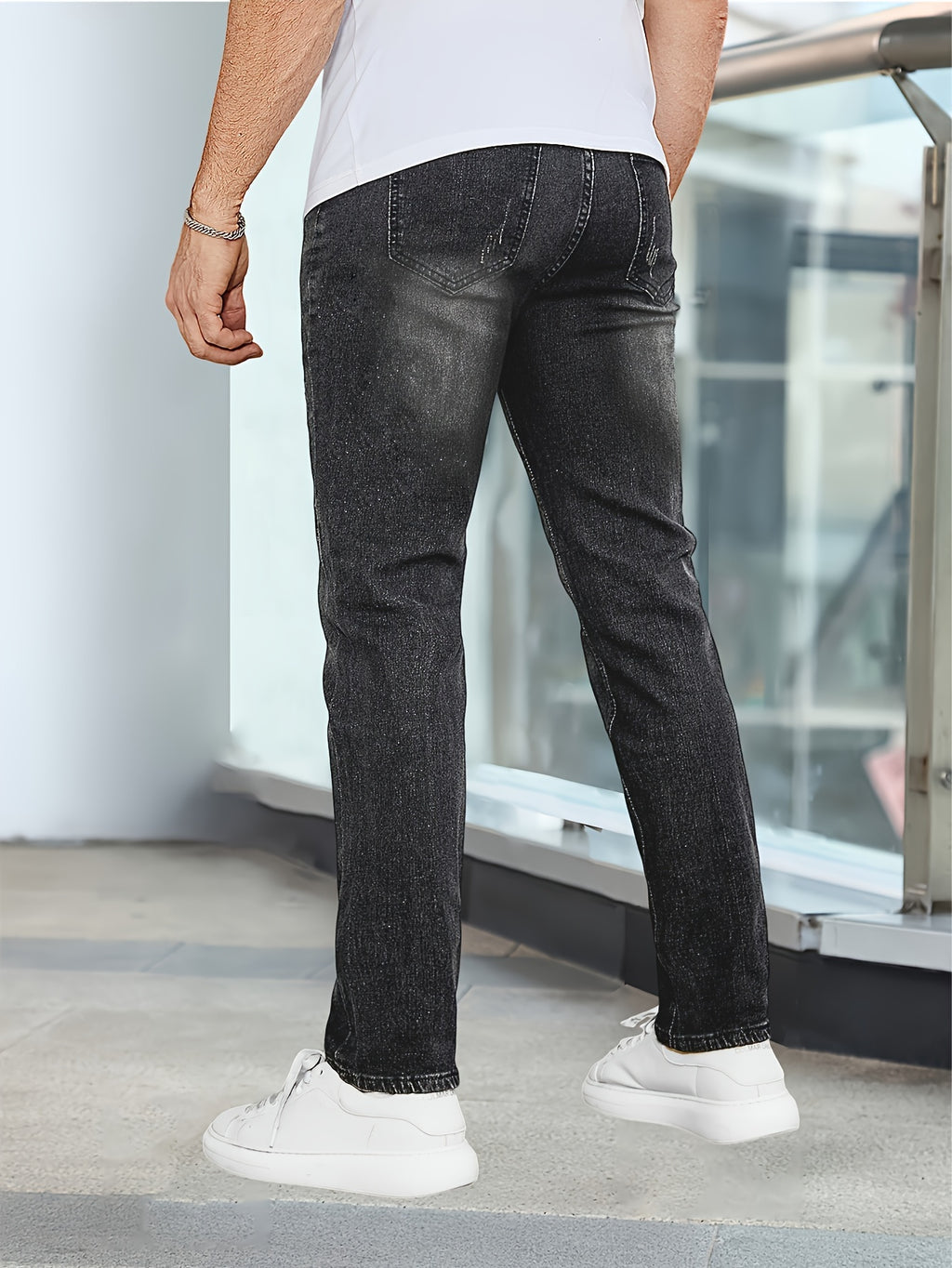 WL Boutique Men | Slim-Fit Stretch Denim Jeans