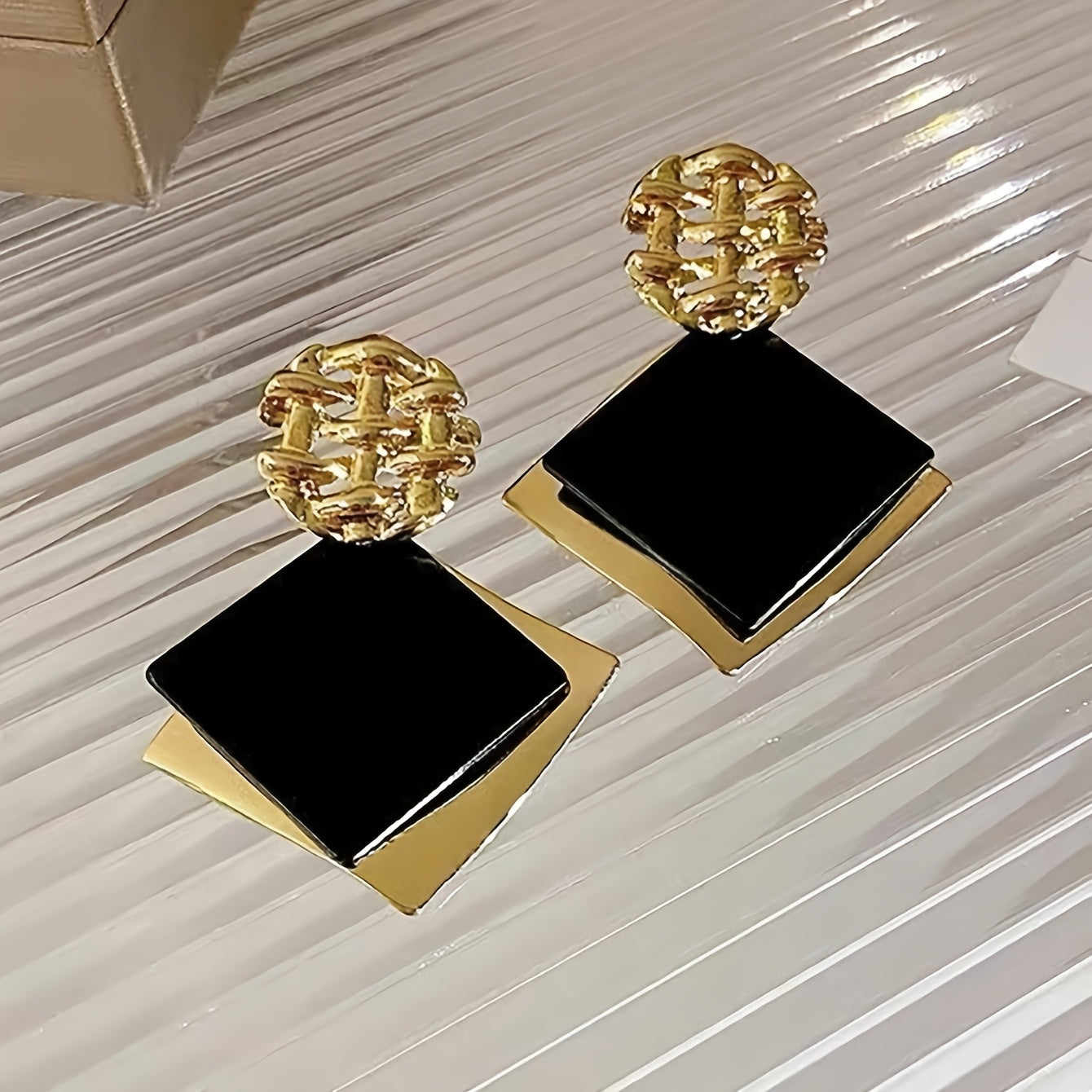 WL Boutique | Vintage-Inspired Geometric Drop Earrings