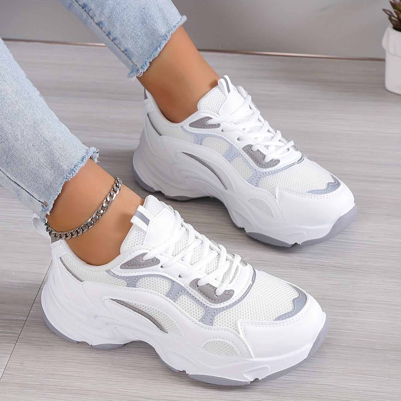 Stylish and Trendy Women's Sports Shoes
